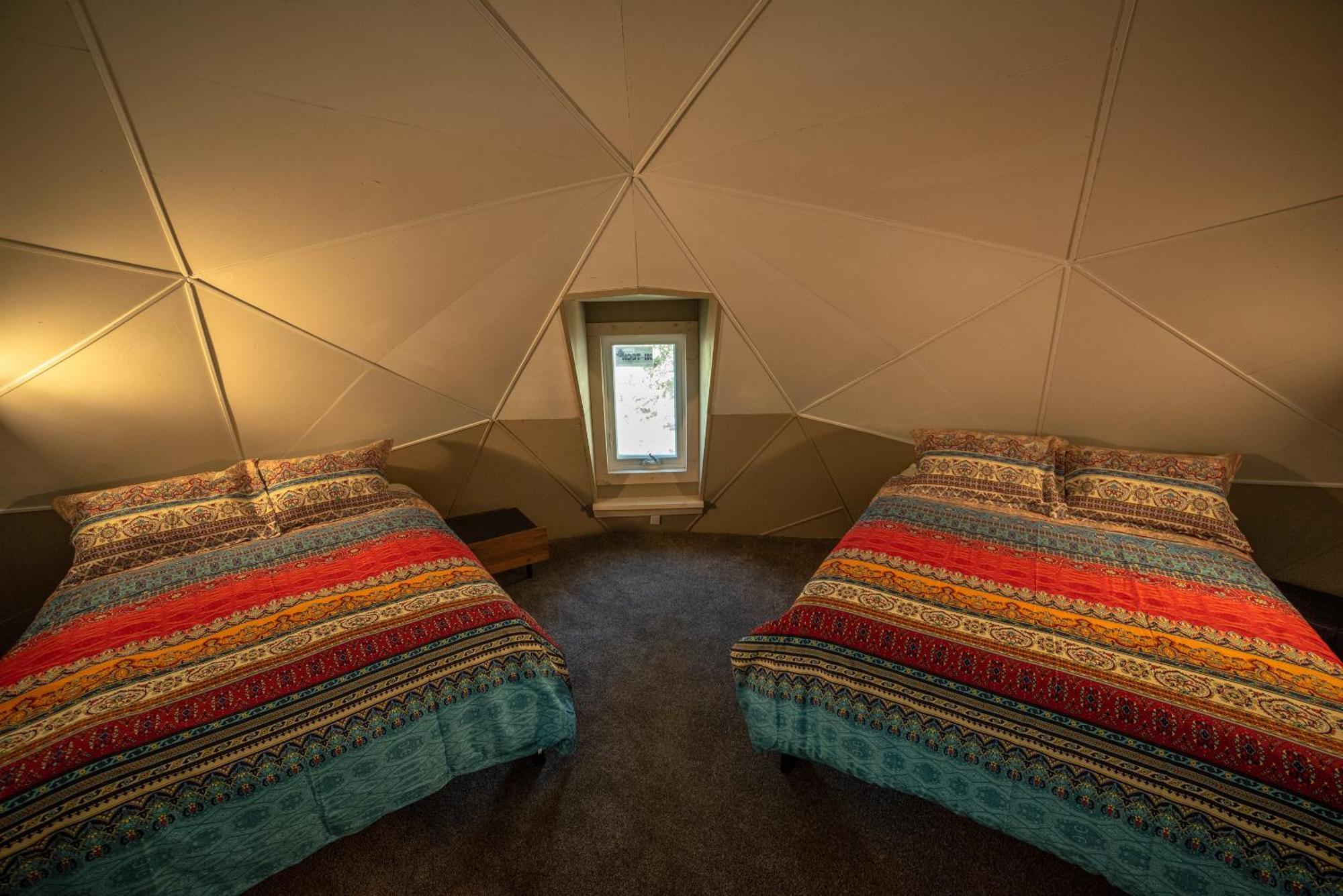 Inn On The Lake - Whitehorse Marsh Lake Room photo