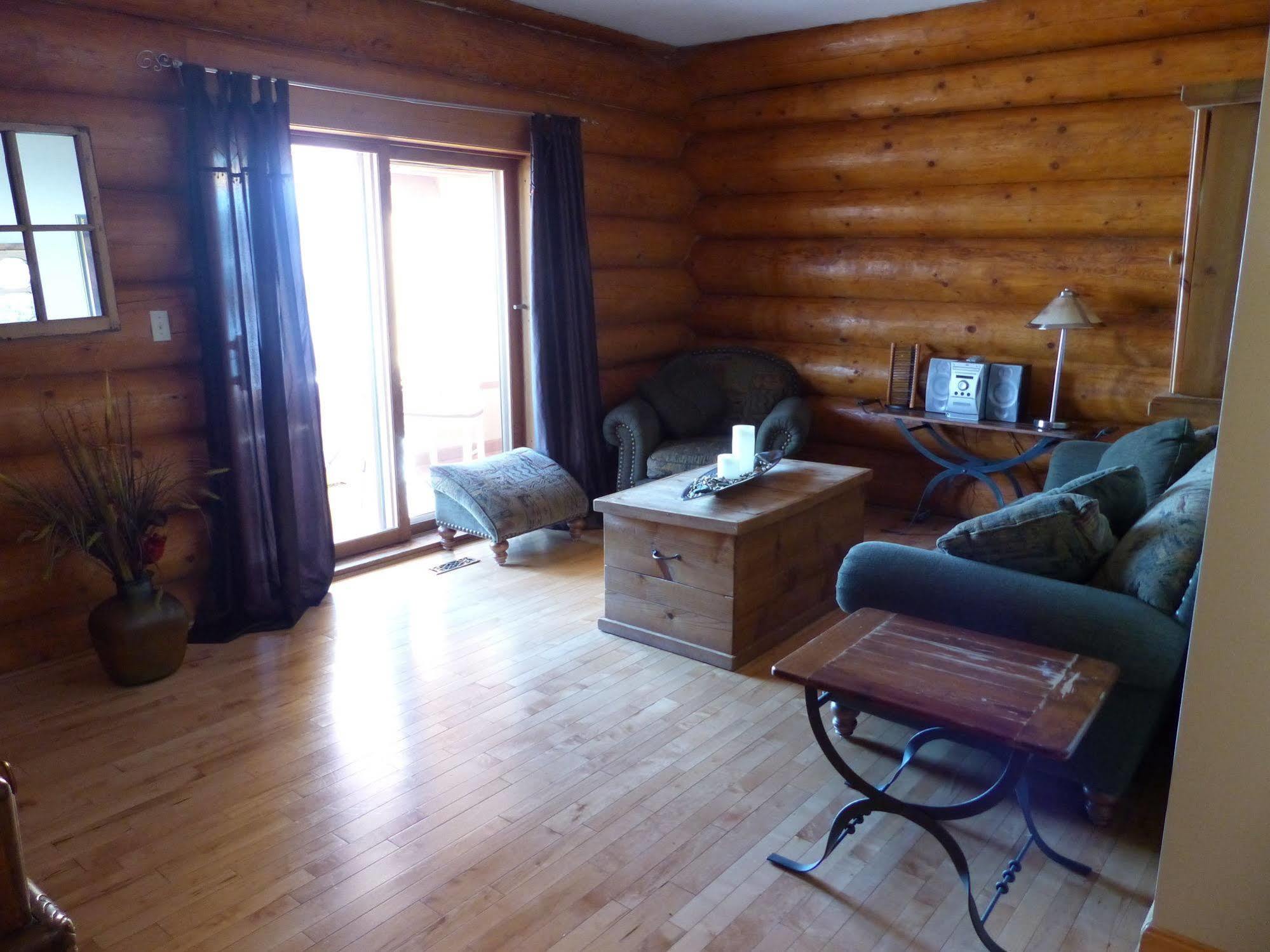 Inn On The Lake - Whitehorse Marsh Lake Exterior photo